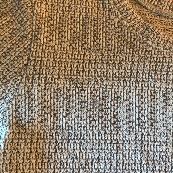 Light weight cropped sweater - Picture 3 of 3